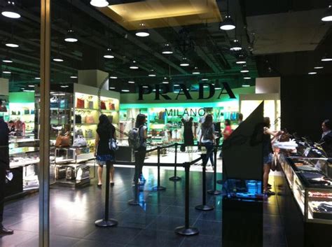 prada outlet hong kong florentia village reviews